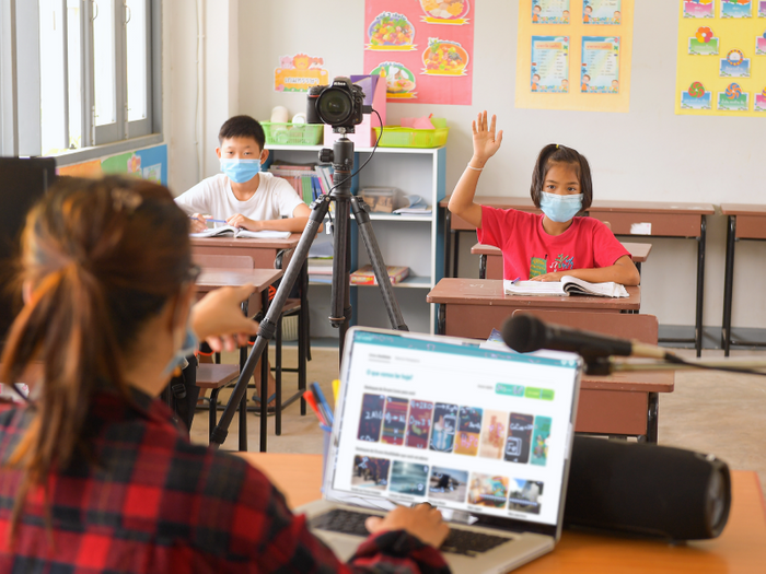 Como a leitura pode ajudar sua escola no ensino híbrido